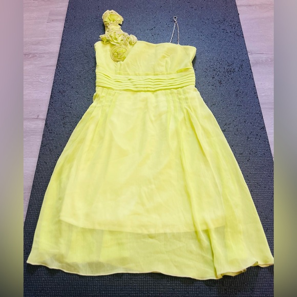 Sexy off shower with floral one shoulder and crystal string on the other. XS-S - Picture 2 of 11